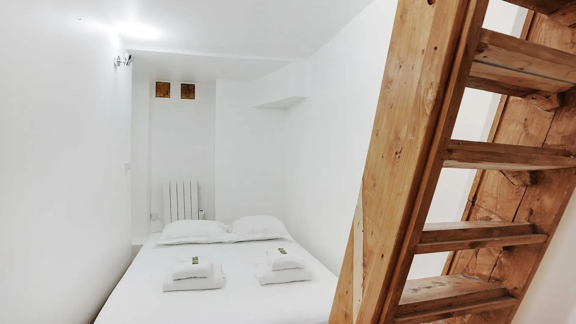 Souplex L 20 Minutes By Metro From Opera Garnier Apartment Paris