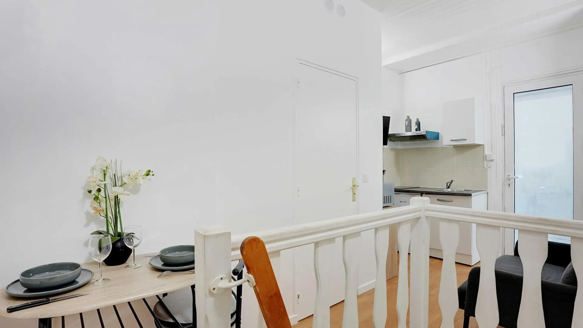 Souplex L 20 Minutes By Metro From Opera Garnier Apartment Paris France